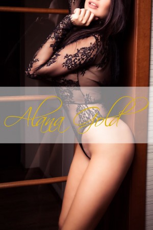 Dubai Escorts - Vip model moni Hungarian Dubai Escort