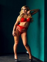 Kitty Luton Escort
