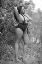 Frankfurt Escorts - Curvy Courtesan Germany Frankfurt Escort