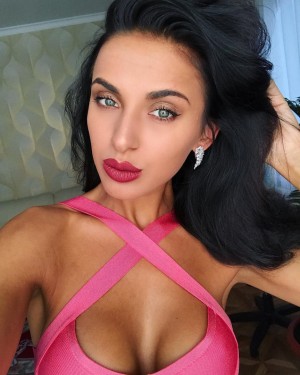 Paris Escorts - Seila czech Paris Escort