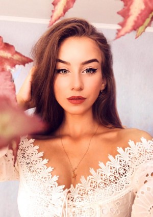 Paris Escorts - Hottie czech Paris Escort