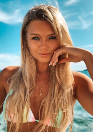 Paris Escorts - Lexie czech Paris Escort
