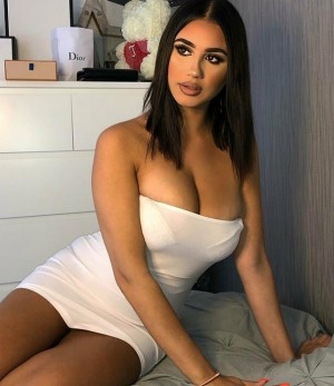 Muscat Escorts - Hot Cathyl Dominican Republic Muscat Escort