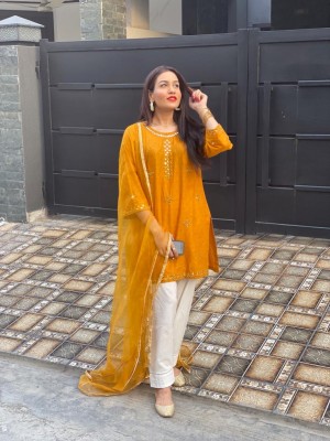 Dubai Escorts - Romi Khan Indian Dubai Escort