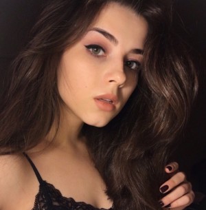Paris Escorts - Oja czech Paris Escort
