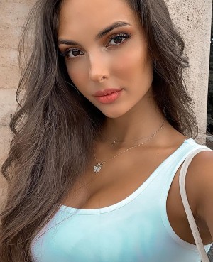 Paris Escorts - Brenda swedish Paris Escort