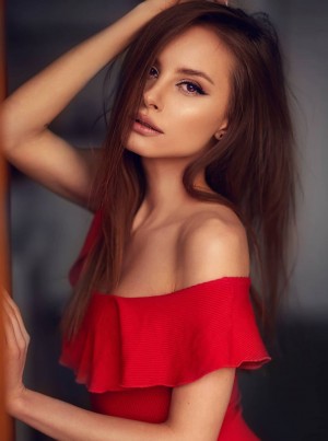 Paris Escorts - Alanis czech Paris Escort