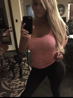 Paris Escorts - Laurina Blondy Française Paris Escort