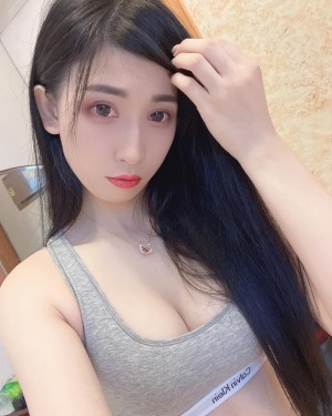 Cairo Escorts - Julia singaporean Cairo Escort