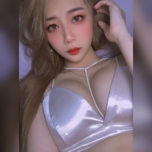 Cairo Escorts - Emma singaporean Cairo Escort