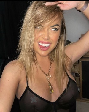 Paris Escorts - Aurelle Russia Paris Escort