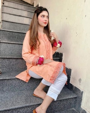 Muscat Escorts - Diya Escort Oman omani Muscat Escort