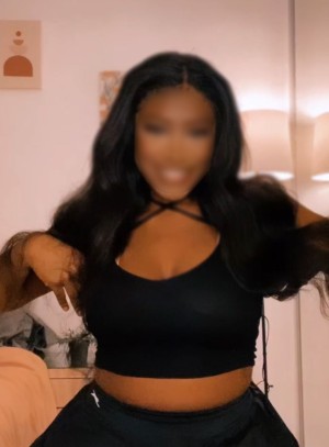 Hertfordshire Escorts - Courtney British Hertfordshire Escort